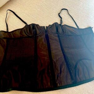 Elizabeth & James Black and nude corset top size 2 zip back, adjustable straps